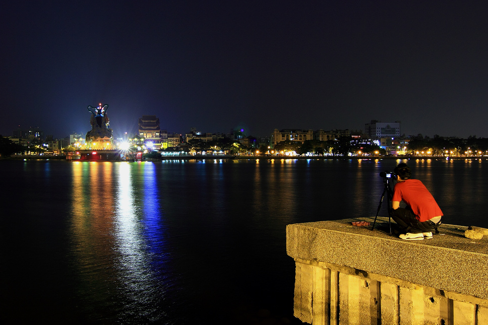http://i.dcview.tw/gallery/201110/da45ec396355cda8ec67255e5964704c.jpg