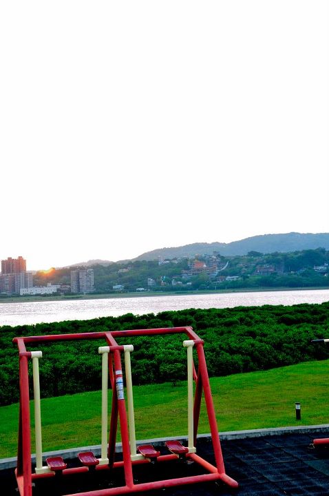 http://i.dcview.tw/gallery/201110/f3938008caac619a3fdbce71b9d0321c.jpg