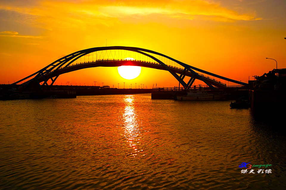 http://i.dcview.tw/gallery/201110/f5edf6542f20f71e18d5b630351581d9.jpg