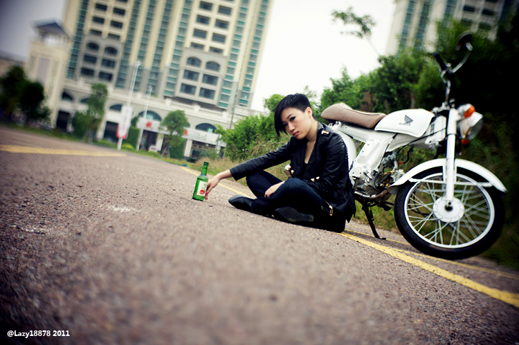 http://i.dcview.tw/gallery/201110/f5ff9f3ad7aa93cec896ae8d5b70b91e.jpg