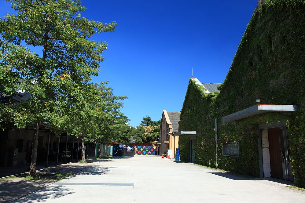 http://i.dcview.tw/gallery/201111/24fc620836271f1fcec9e4366c27e885.jpg