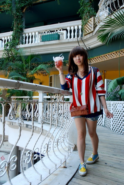 http://i.dcview.tw/gallery/201111/36c31f8d5429791c6a8f338509c79198.jpg
