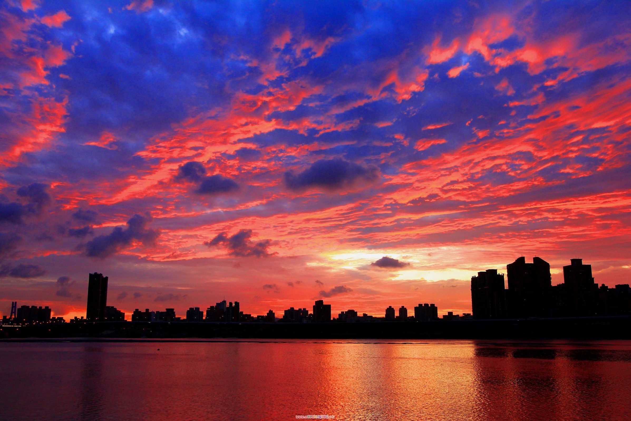 http://i.dcview.tw/gallery/201111/83d9f1bce1c8386d4f6c5a07284479e7.jpg