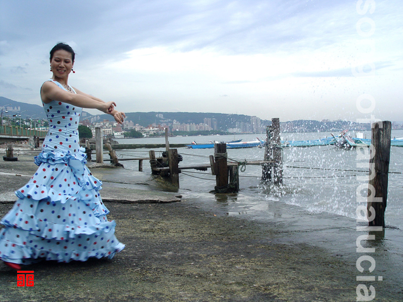 http://i.dcview.tw/gallery/201111/ea72d19e95a280df293ccec01ae191c9.jpg