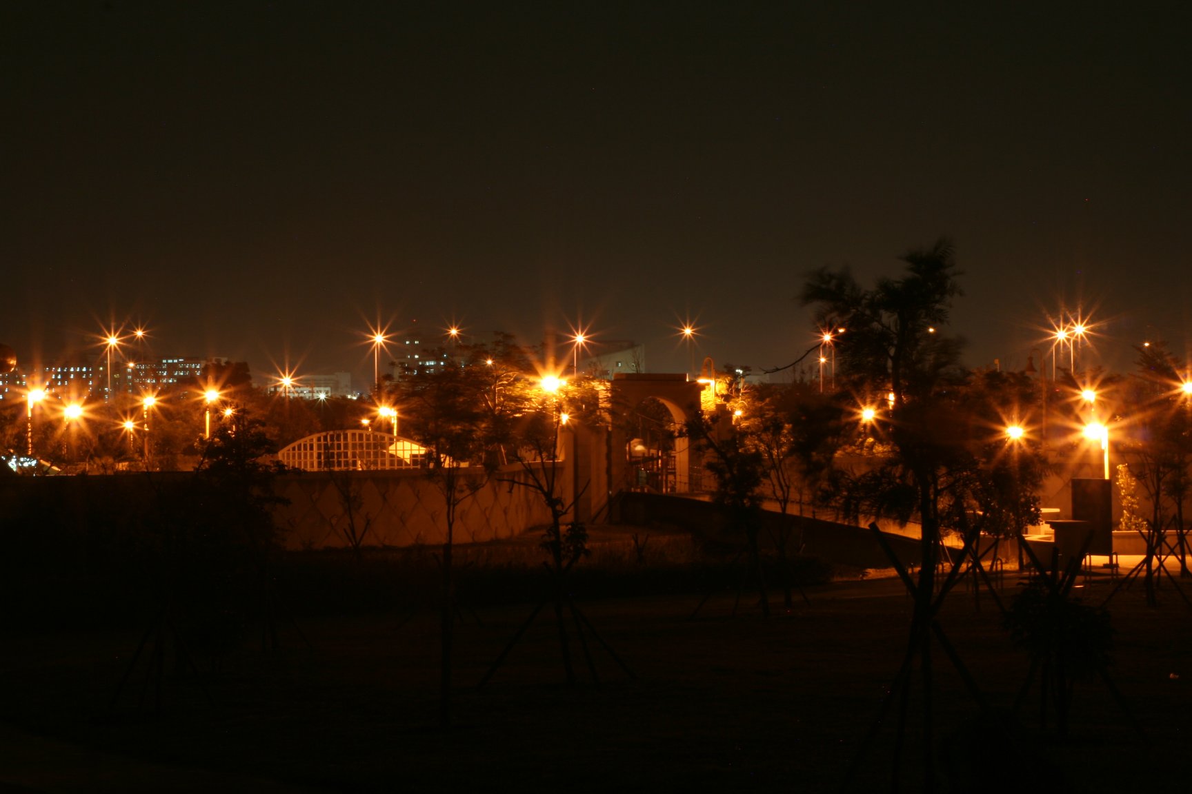 http://i.dcview.tw/gallery/201112/0716d552a75acd7f972b3c70bb1821f2.jpg