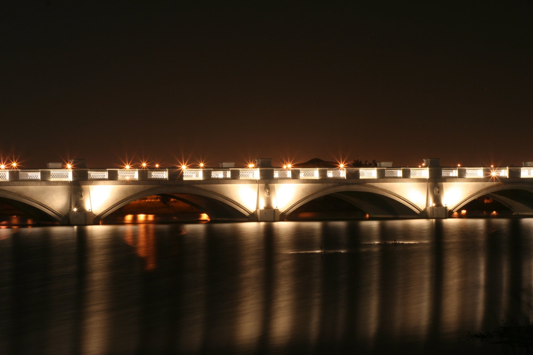 http://i.dcview.tw/gallery/201112/4928ca63bec5c480420499062761bd4f.jpg