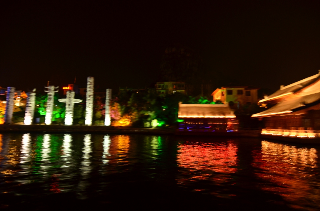 http://i.dcview.tw/gallery/201112/49376343b5cf58a5b8405142f47ebe0e.jpg