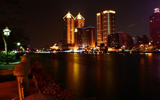 http://i.dcview.tw/gallery/201112/51e384f58b6e3b26f538e4085aa9e5c6.jpg