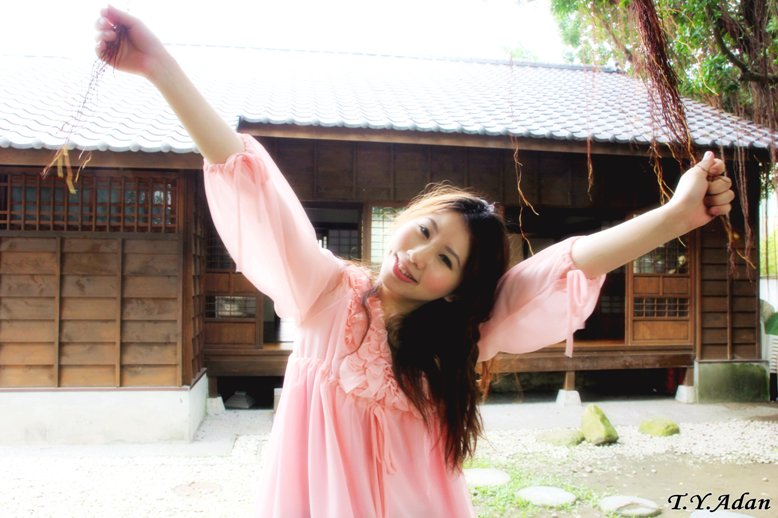 http://i.dcview.tw/gallery/201112/909710fff1e3a51e7b43a2219e84461f.jpg