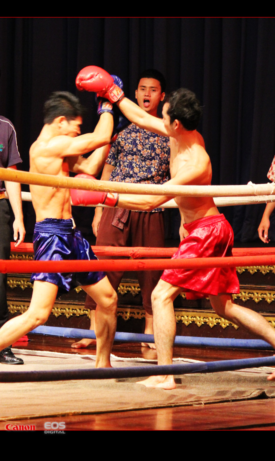 http://i.dcview.tw/gallery/201112/b964d43e622f7e9ea23a73a341c43d39.jpg