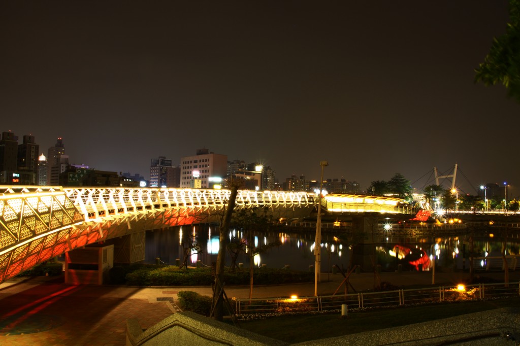 http://i.dcview.tw/gallery/201201/1871e99a3b328472b64e681d65e2ebfc.jpg
