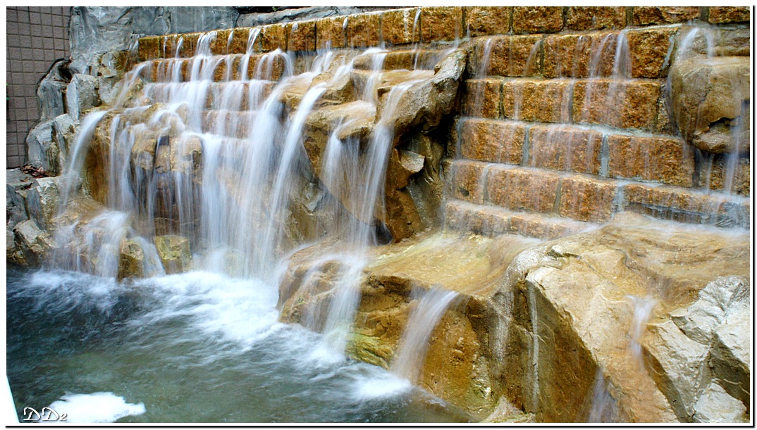 http://i.dcview.tw/gallery/201201/43140cf4c9443e14ad325809f2e37026.jpg