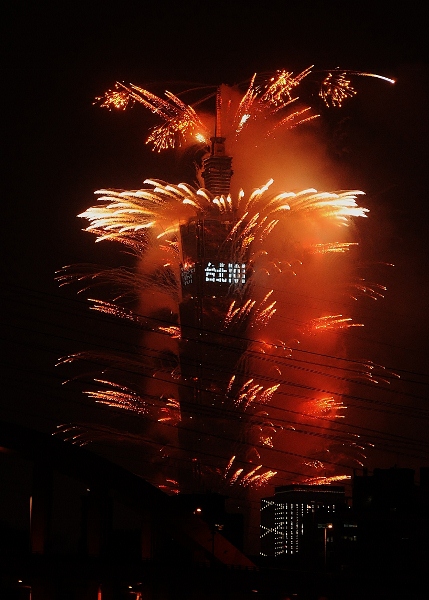 http://i.dcview.tw/gallery/201201/ac7d9322dac8f93907641a6a645e8539.jpg