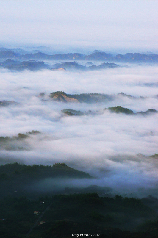 http://i.dcview.tw/gallery/201201/b8800665cbeda8c2636fbf681acd374e.jpg