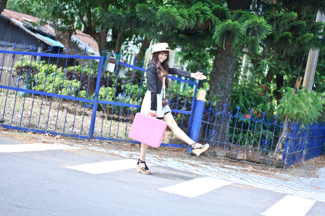 http://i.dcview.tw/gallery/201201/dbcad7ca16aa57276eea15b28a740fa9.jpg