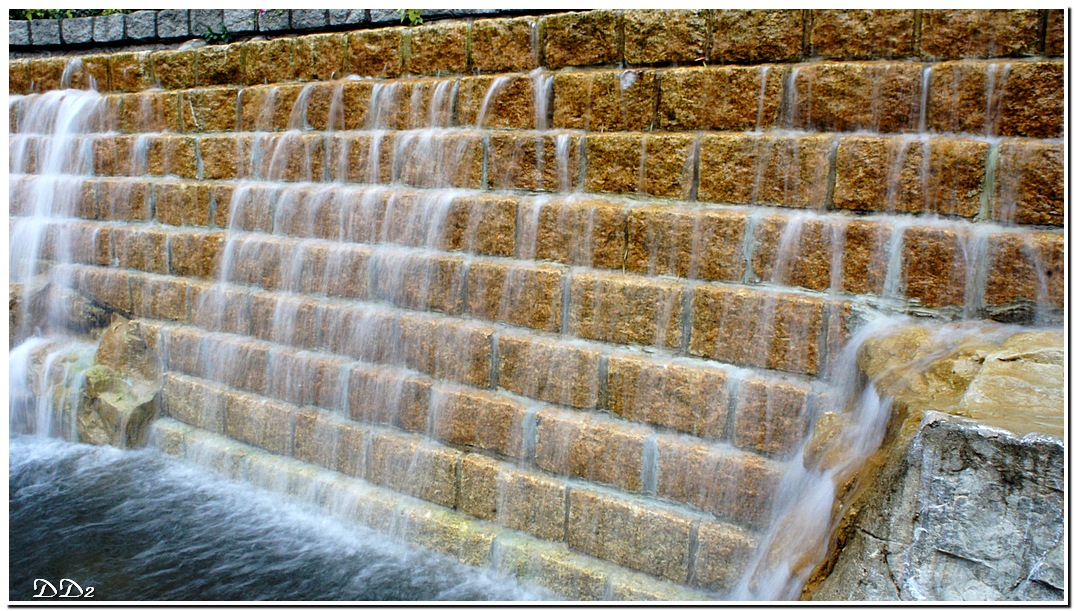 http://i.dcview.tw/gallery/201201/f8d35b8449f60831d0ac56ed8ae5daf2.jpg
