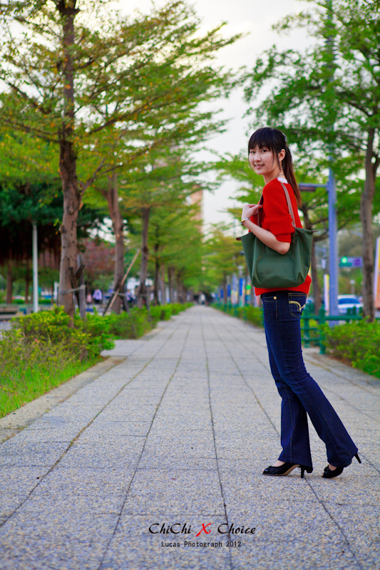 http://i.dcview.tw/gallery/201202/2a1e22a51e9c803c5d7f8e2a22dcd995.jpg