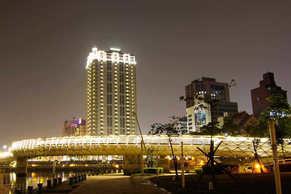 http://i.dcview.tw/gallery/201202/2fdfbaf75aa5913ffa3c5a3f9696ee81.jpg