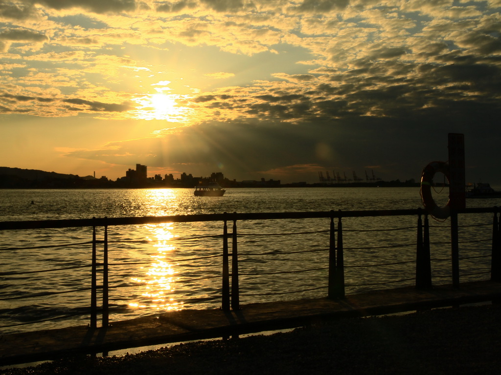 http://i.dcview.tw/gallery/201202/6c7a6275cdb6907d8fca652ea0339b5e.jpg
