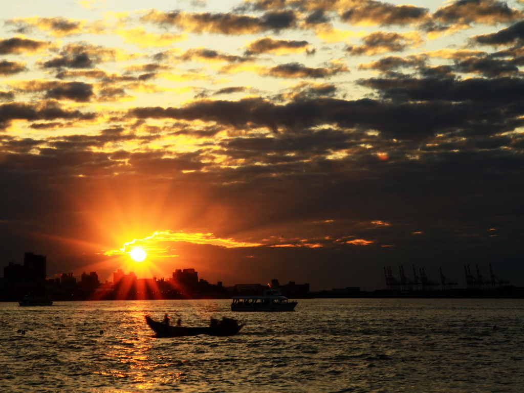 http://i.dcview.tw/gallery/201202/7c18a5368a988a303c9bc5710e93197a.jpg