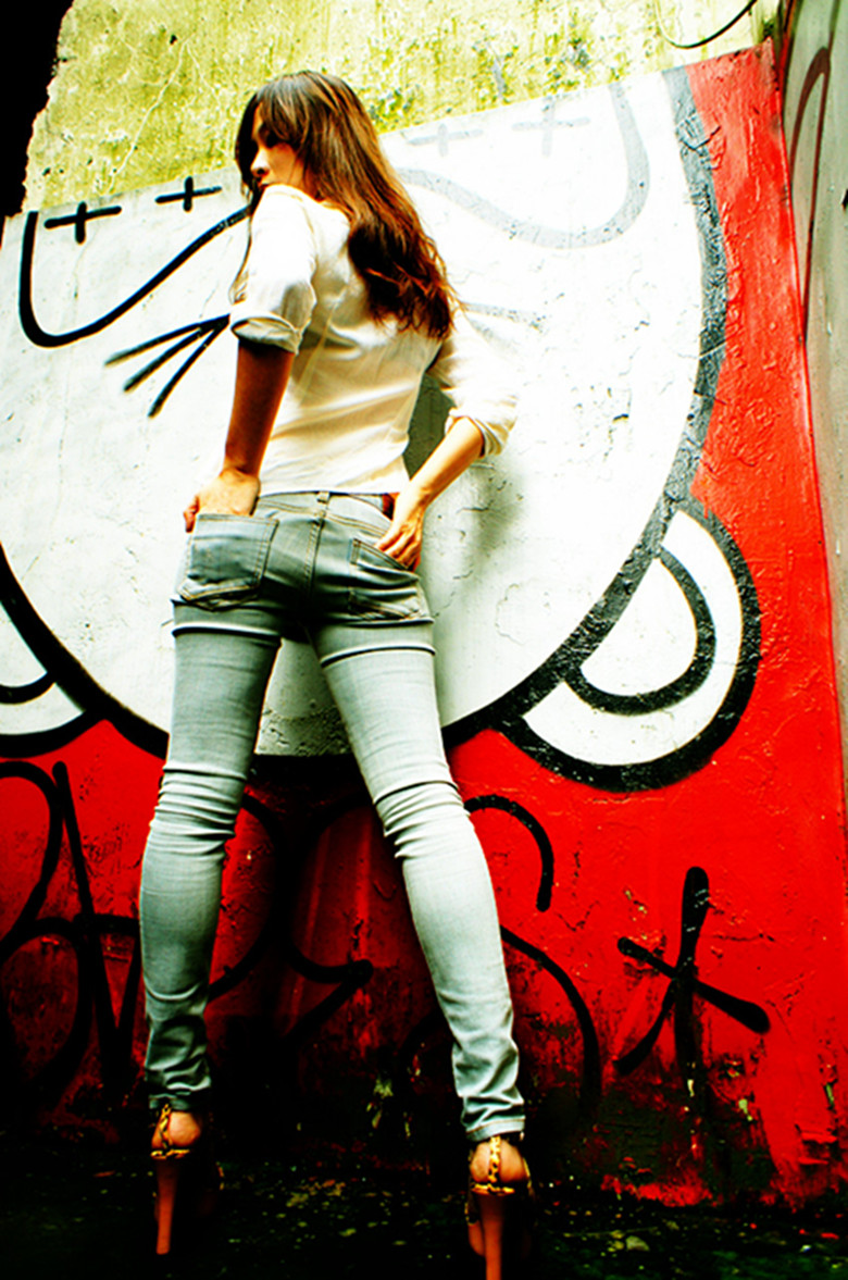 http://i.dcview.tw/gallery/201202/8cad9ad078f82637012a0c25718f9ed8.jpg