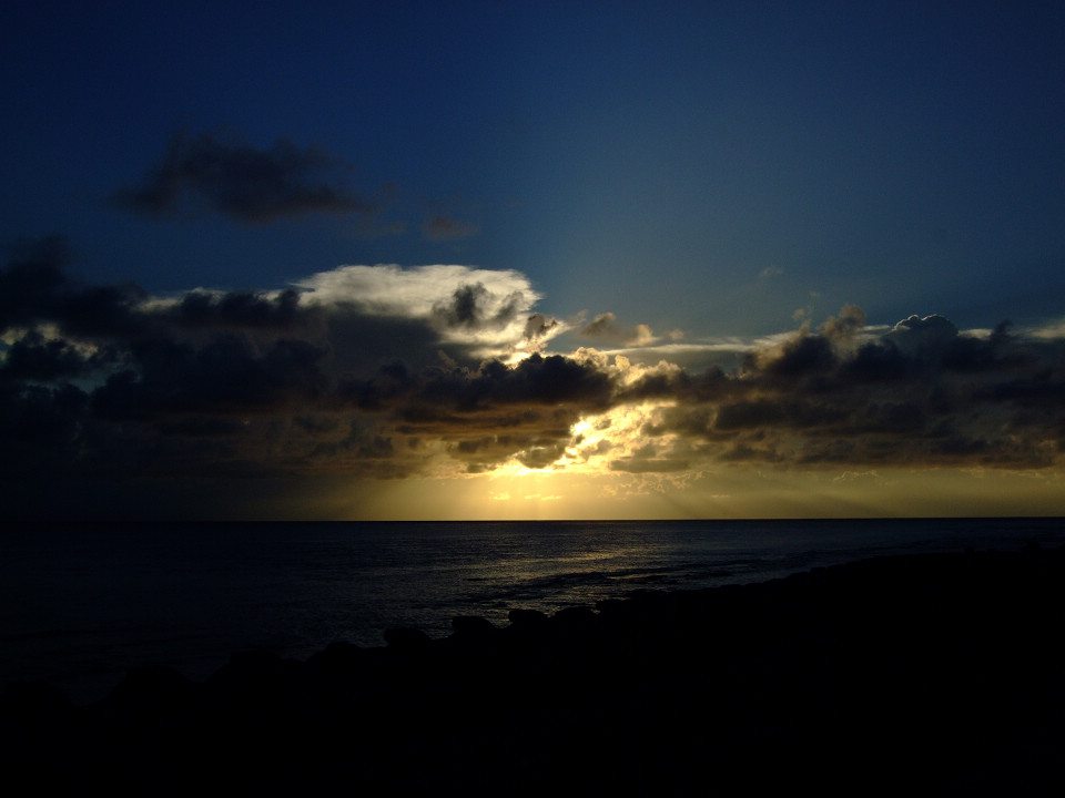 http://i.dcview.tw/gallery/201202/b51b78c0c0f91a9e3d4ef292d9e56eec.jpg