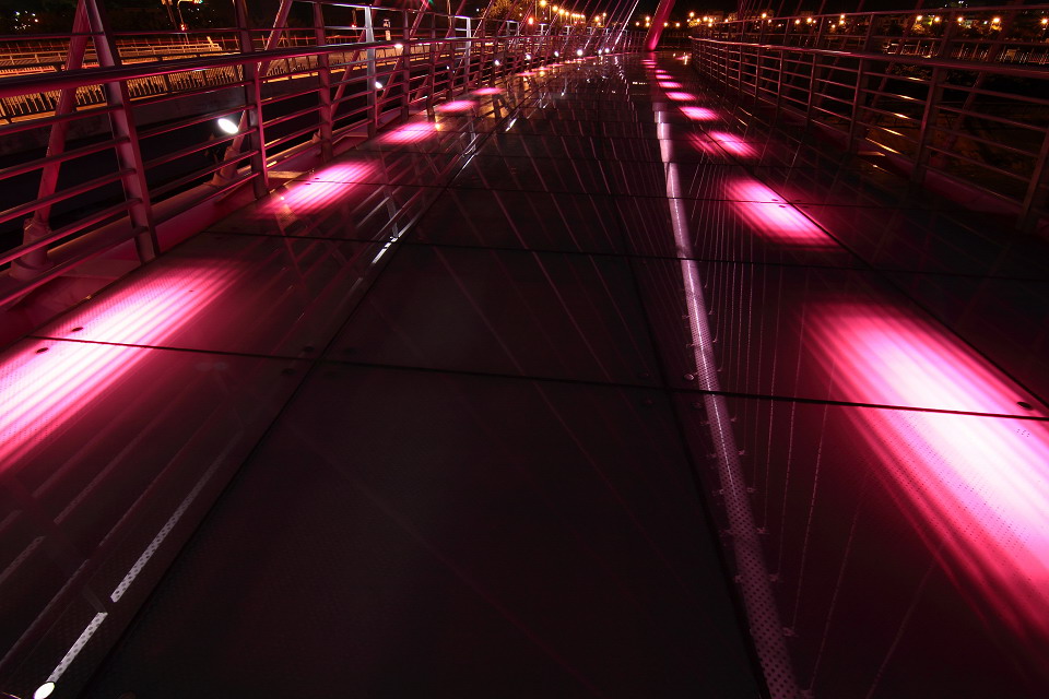 http://i.dcview.tw/gallery/201202/c3a6f2c738ab57e632c6081c0b8a9fdf.jpg