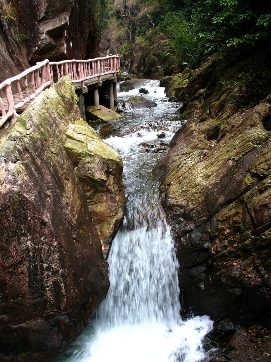 http://i.dcview.tw/gallery/201202/d96d165c7097bf9aa11b6304d2a182f8.jpg