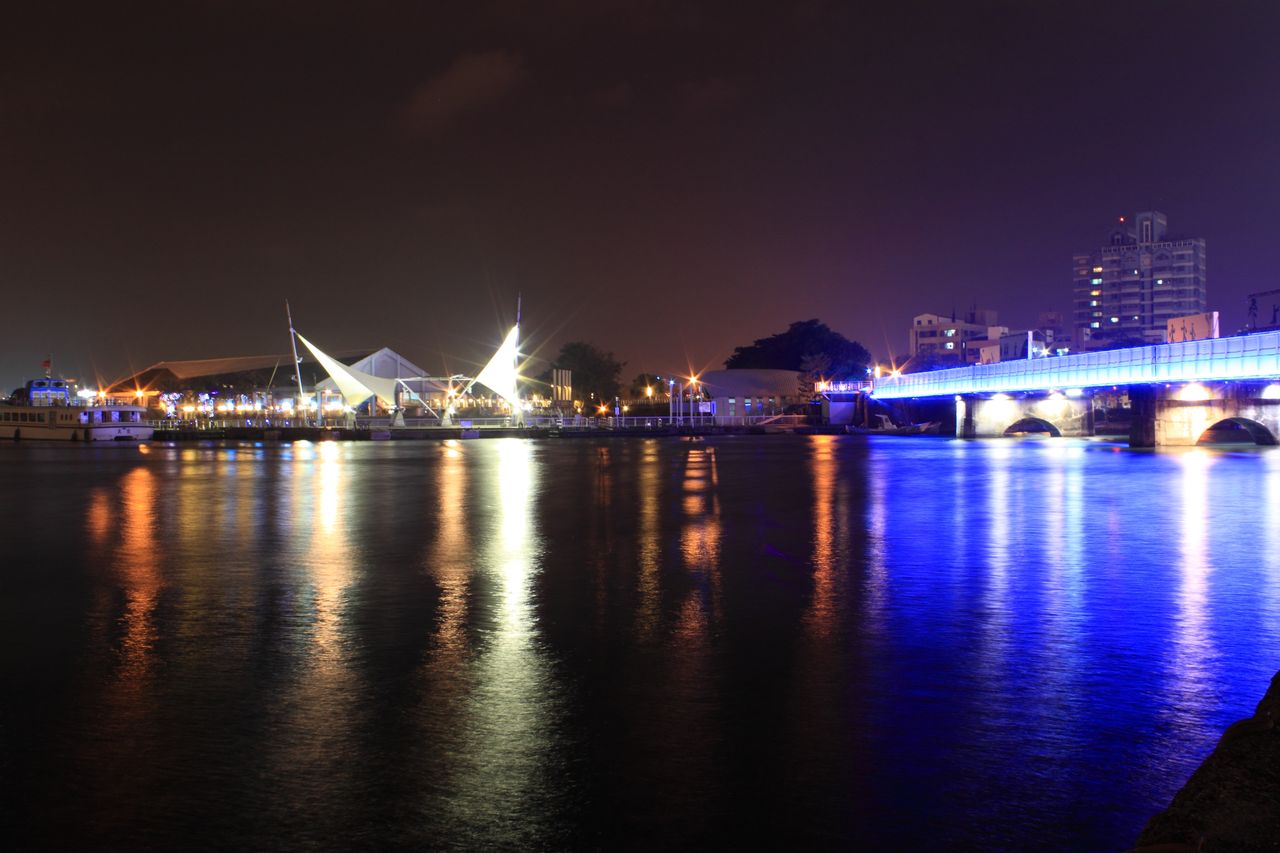 http://i.dcview.tw/gallery/201202/f7daa9b78013c254f7e9501f21fa2005.jpg