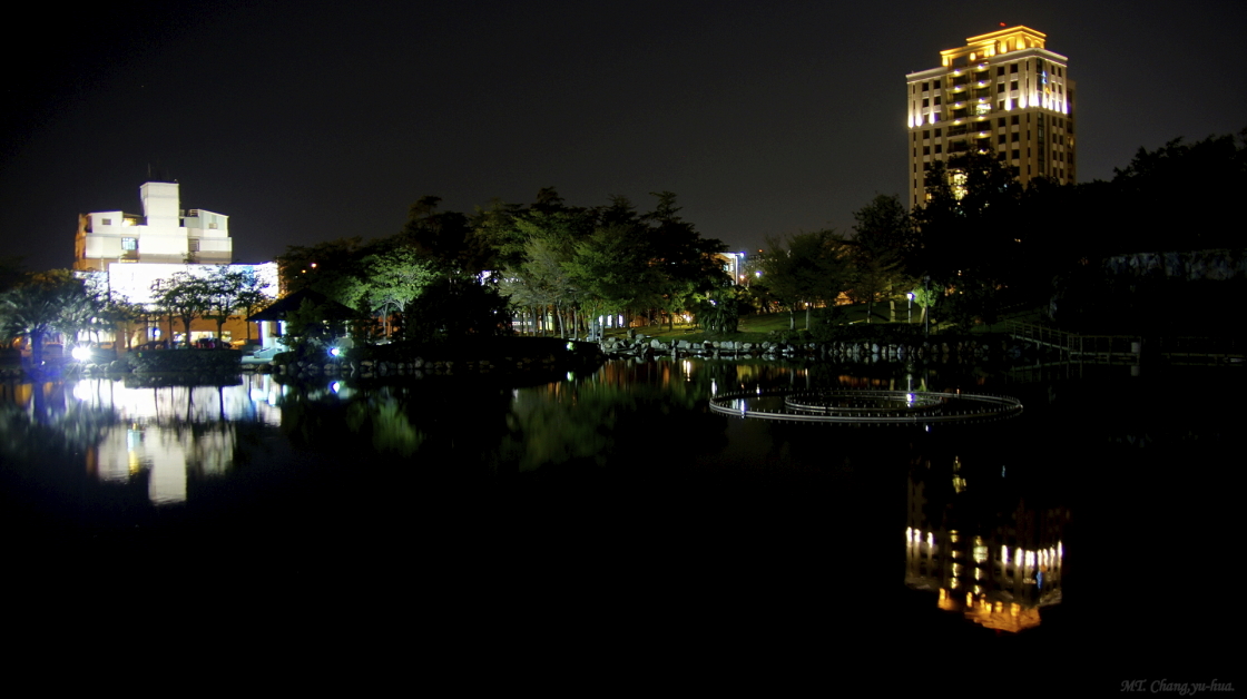 http://i.dcview.tw/gallery/201203/168bf0c153cc2e10896b9b19bc0dd961.jpg