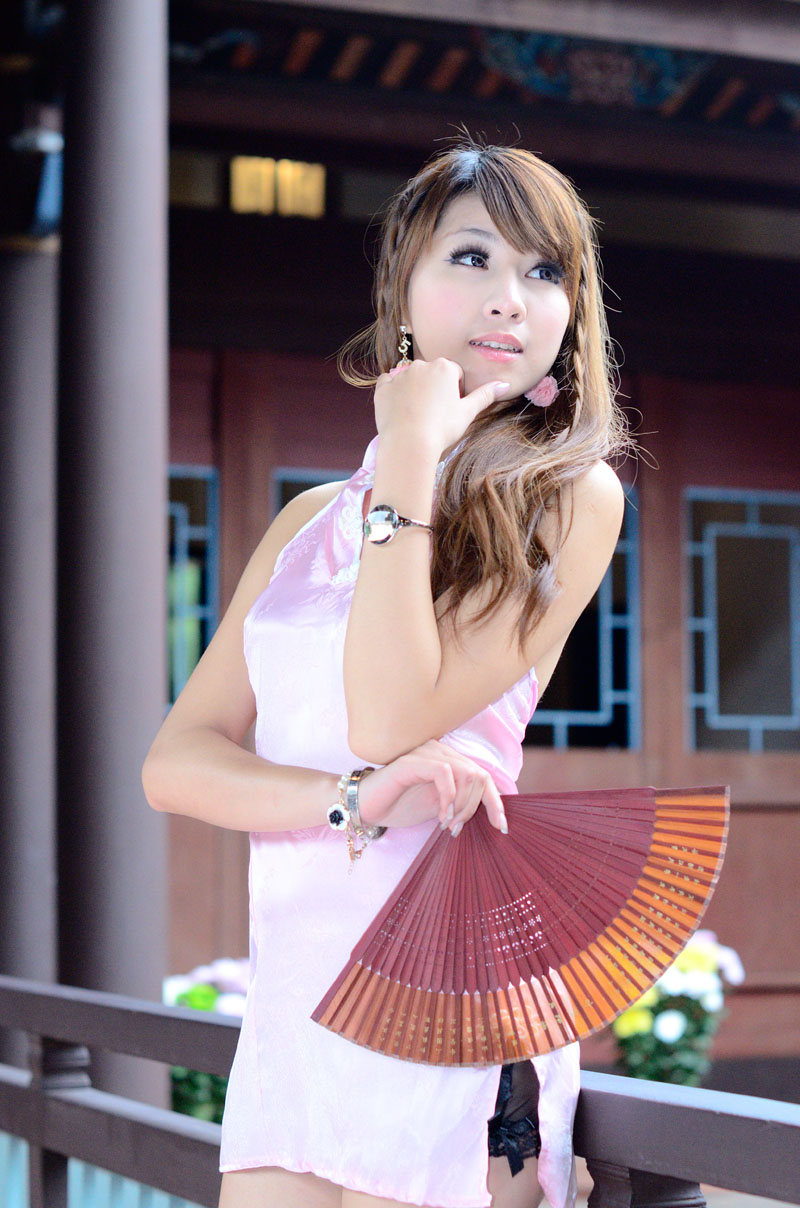 http://i.dcview.tw/gallery/201203/a5f01f61812192ae92795cd0aa43a904.jpg
