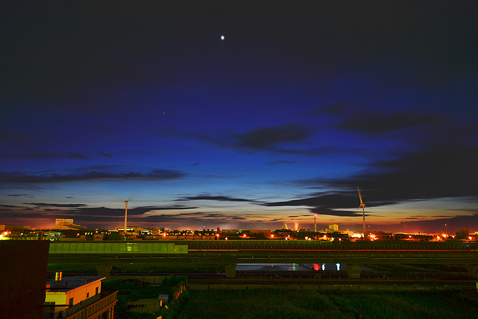 http://i.dcview.tw/gallery/201204/1d7877d3a4f8a0a7d0a2bce442924d40.jpg