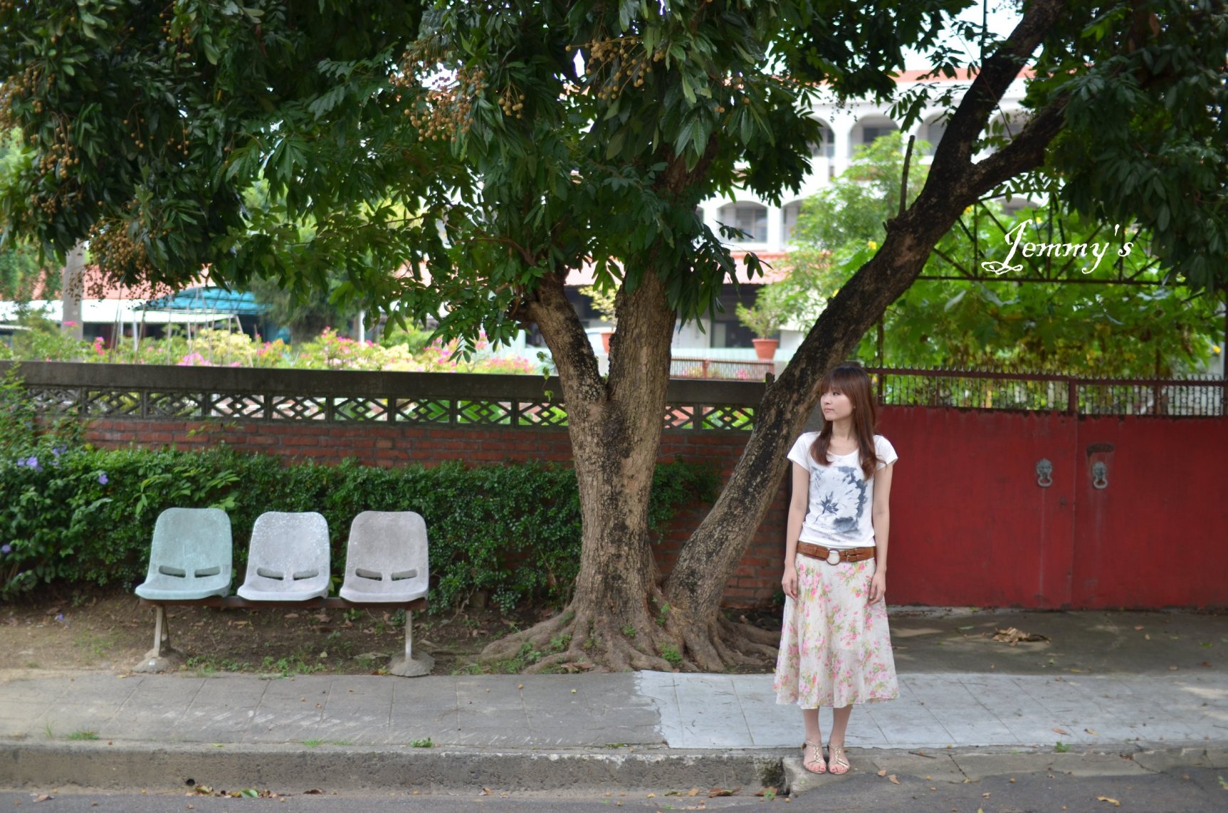 http://i.dcview.tw/gallery/201204/5e1e8e525d84f8eb88d835d922d60faf.jpg