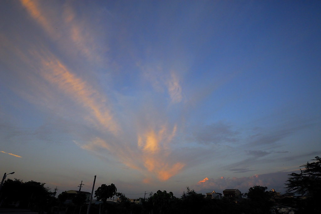 http://i.dcview.tw/gallery/201204/979456e9f44207d9f1be79b81a9cef23.jpg