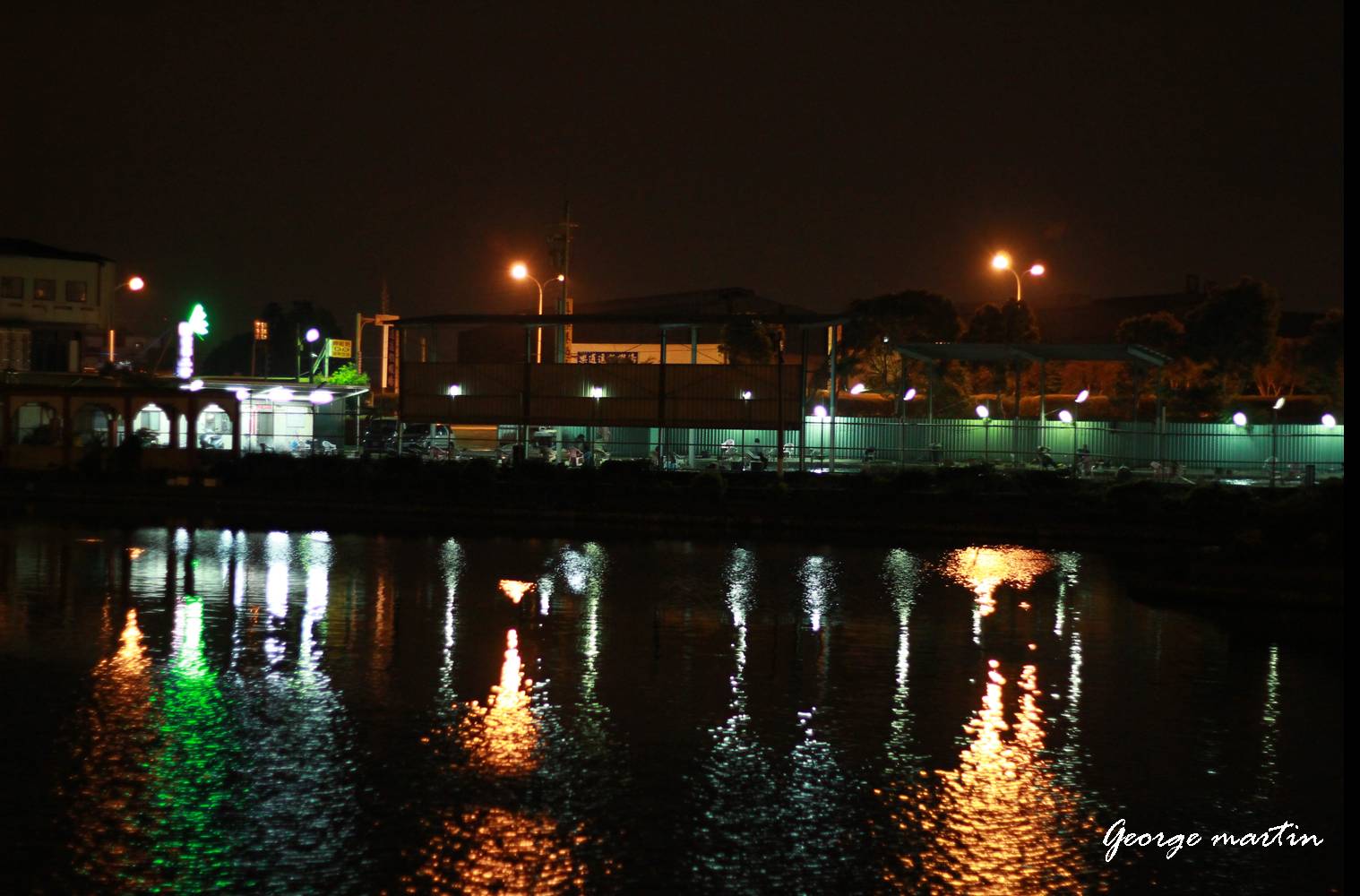http://i.dcview.tw/gallery/201204/ae2b3413d42051b0a9f3728d1184c5e2.jpg
