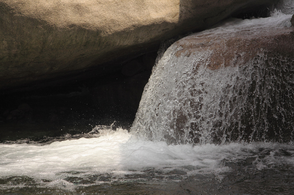 http://i.dcview.tw/gallery/201204/f4fc0d3a0f14ebf2de1a2a8f09241c45.jpg