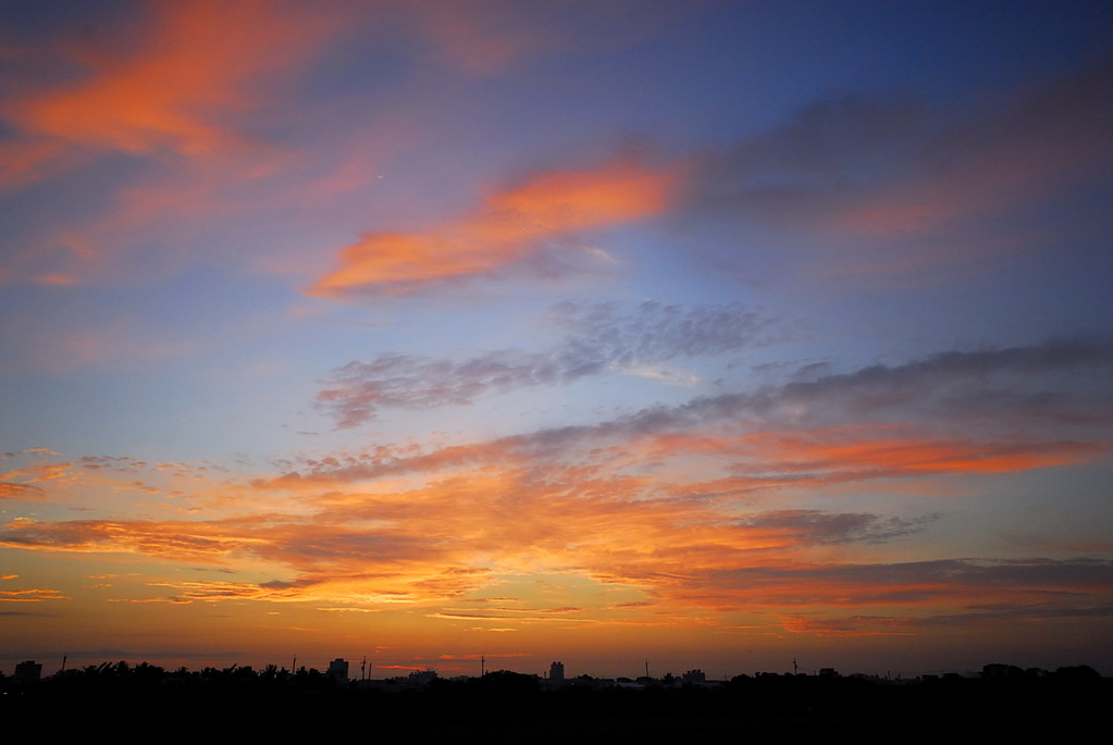 http://i.dcview.tw/gallery/201204/f82ff0d176bc70e5d170715926b206cc.jpg