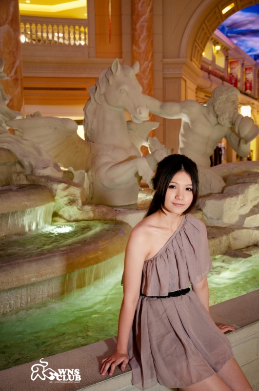 http://i.dcview.tw/gallery/201205/3a5dee2a720180e3b398e1e3e054796a.jpg