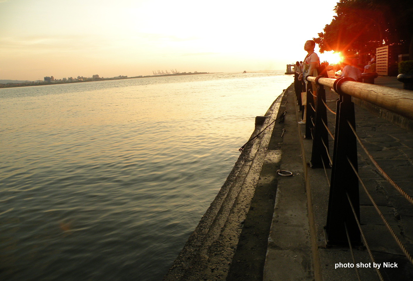 http://i.dcview.tw/gallery/201205/52301853fc19b4f3a341ce9f8dd64857.jpg