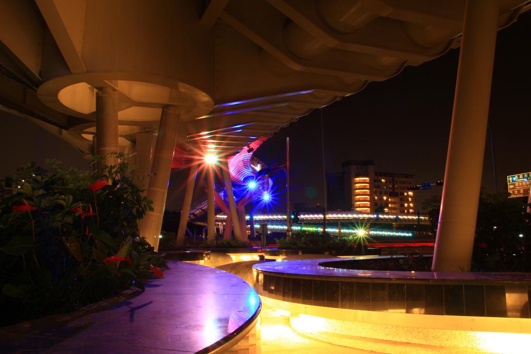 http://i.dcview.tw/gallery/201205/529979600a1e5ae1d23a53bc69796f36.jpg