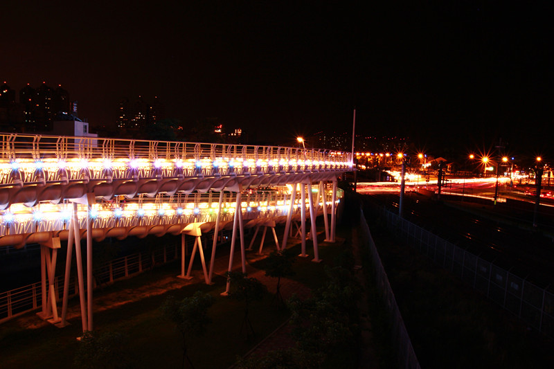 http://i.dcview.tw/gallery/201205/71f149f02b8b4179e2b8fdabe2bbf29a.jpg