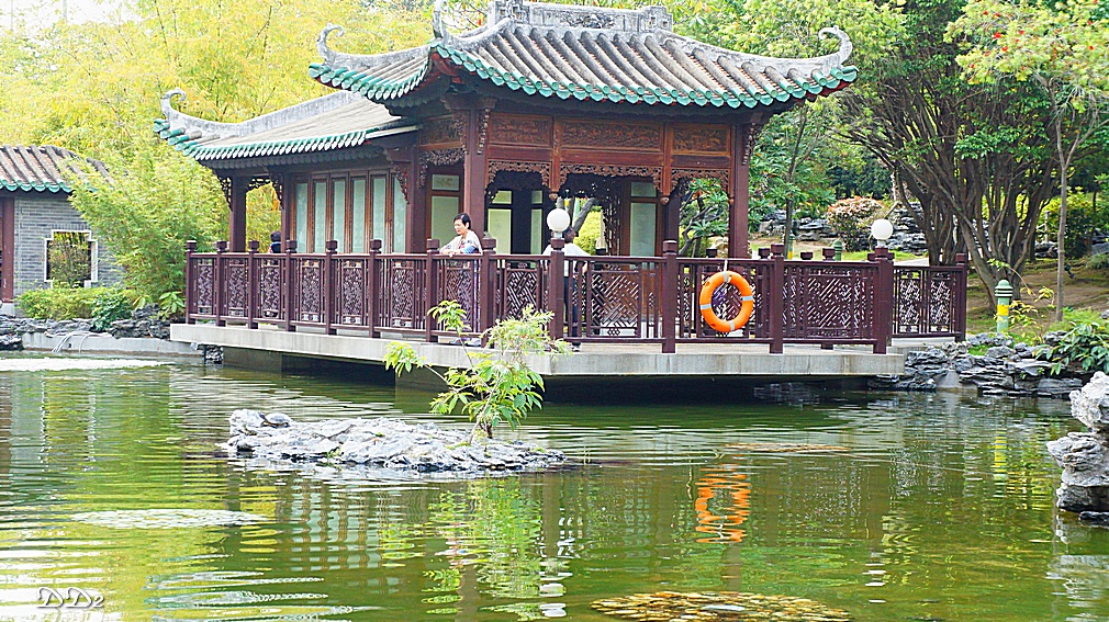 http://i.dcview.tw/gallery/201205/a11f4d2ef8e65a6093f5cb23832c84ad.jpg