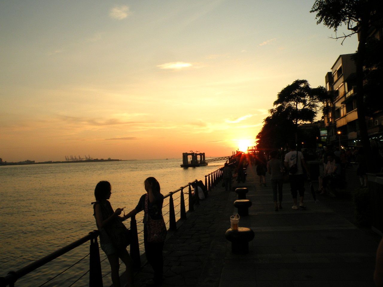 http://i.dcview.tw/gallery/201205/a5c659ada590f2b593fba1fb1ee53e96.jpg