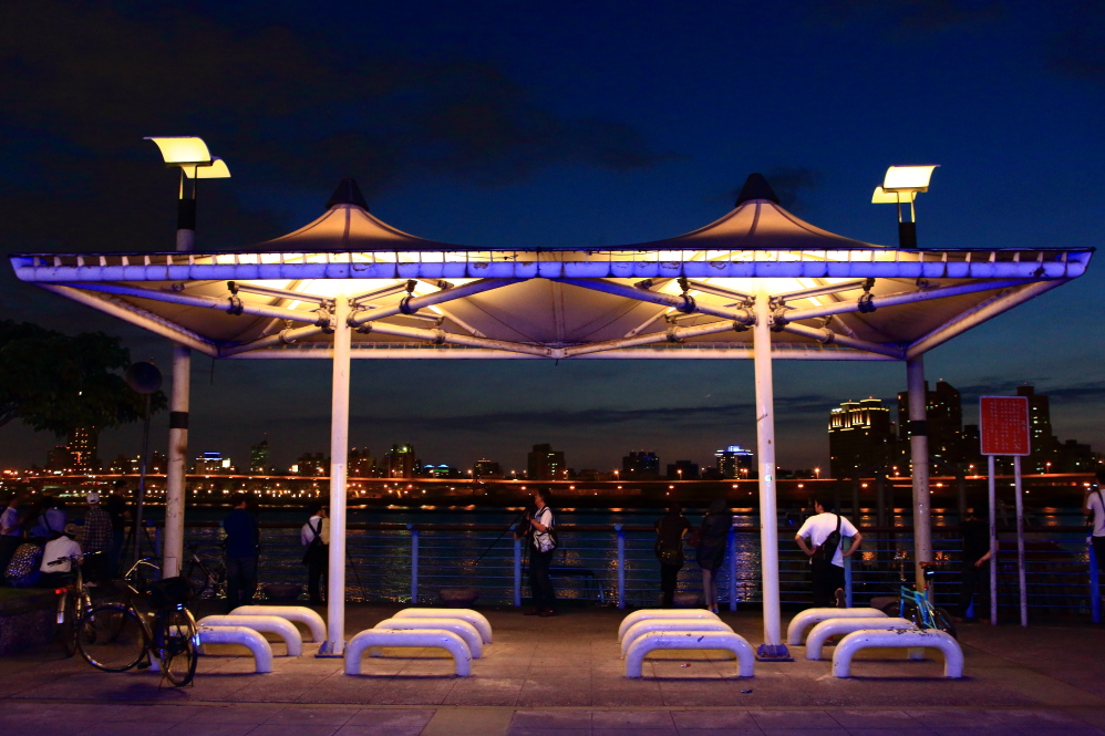 http://i.dcview.tw/gallery/201205/aacd6191232a359426c4383c22b55aa7.jpg