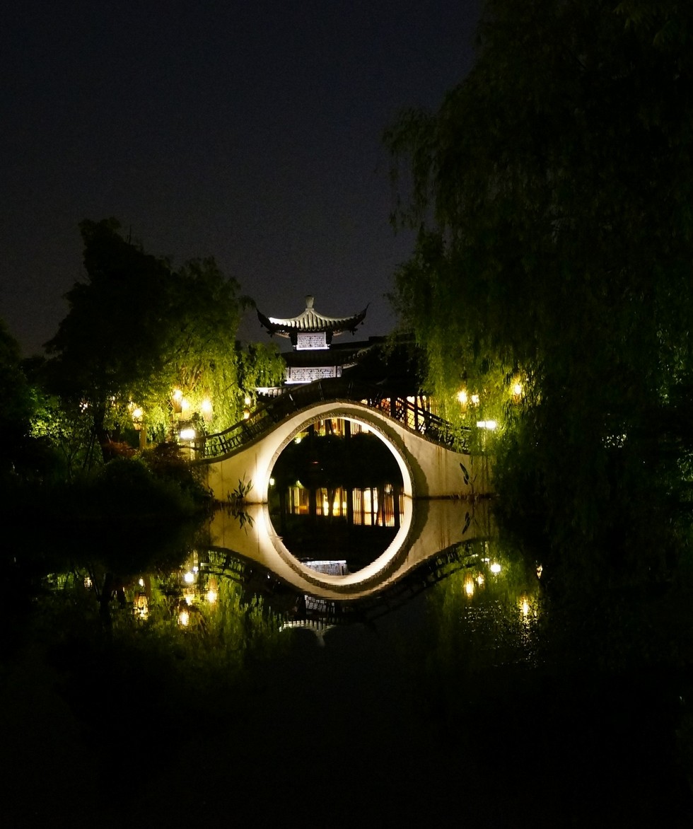http://i.dcview.tw/gallery/201205/c9ee12f182419142c812fd78f74afa56.jpg