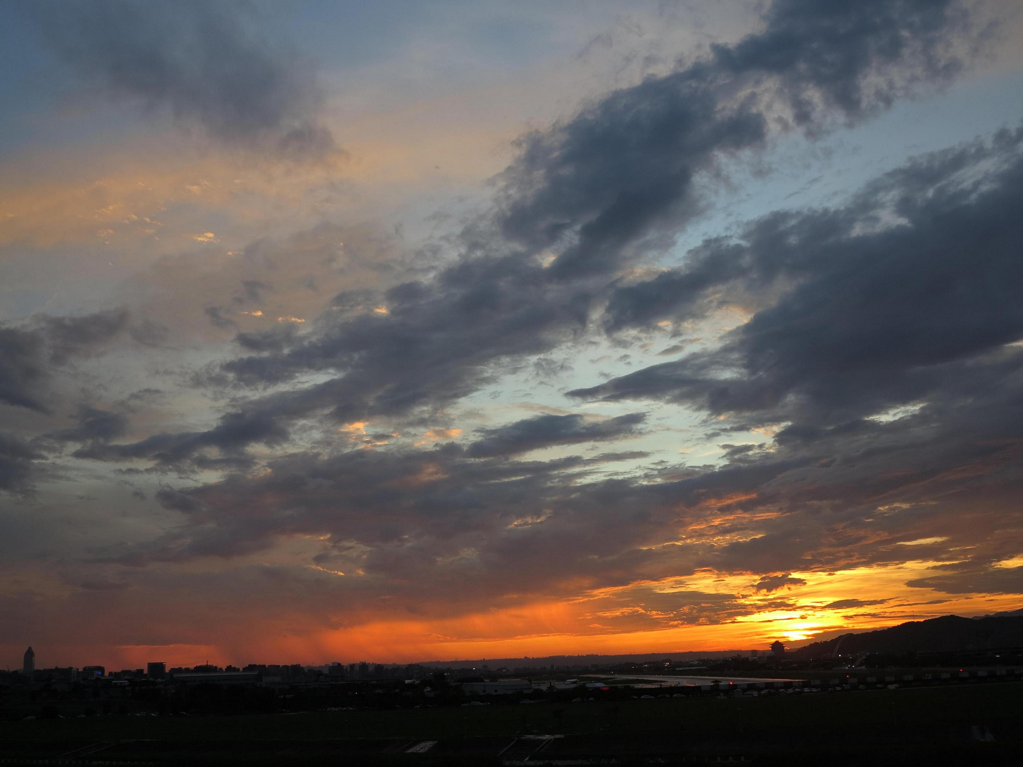 http://i.dcview.tw/gallery/201205/d23fffdc07d817b3dc79c6b1c12ee65e.jpg