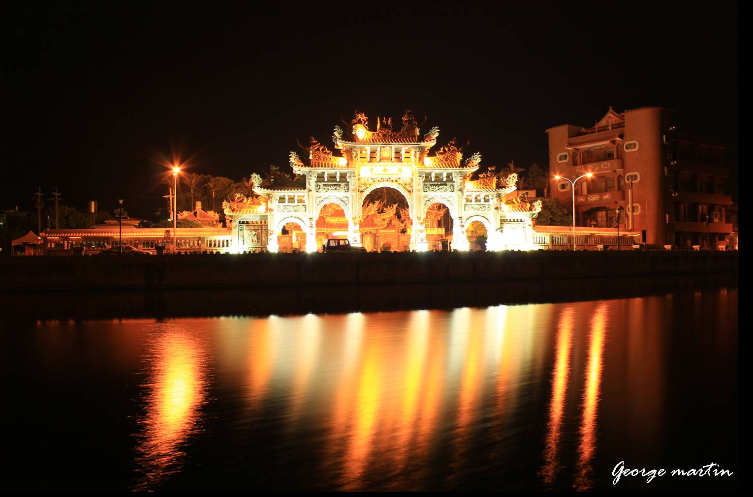 http://i.dcview.tw/gallery/201205/e96c17881883e372db6231617b302ad5.jpg