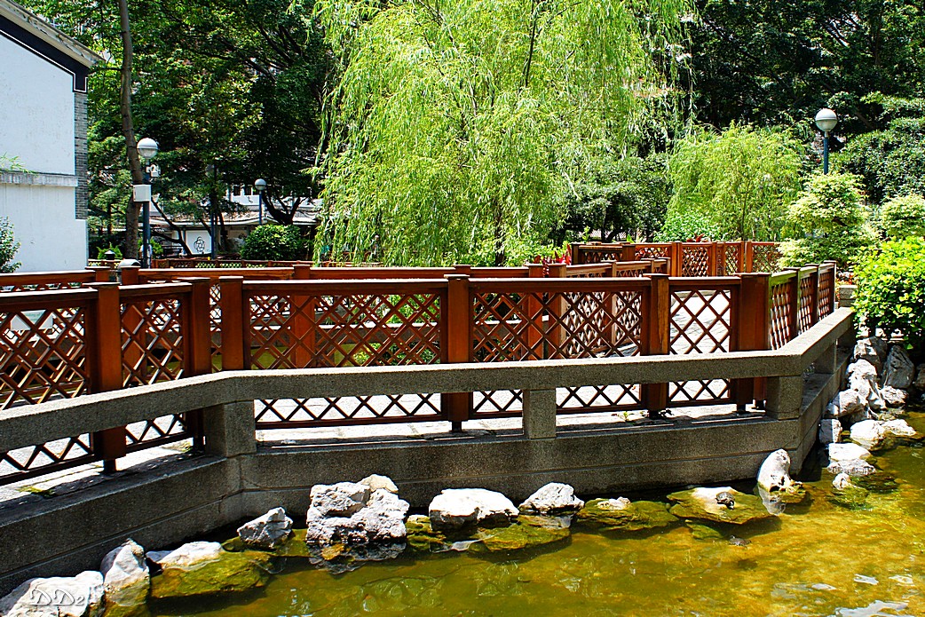 http://i.dcview.tw/gallery/201205/f72a77c827a430d292b5dd83156bce1e.jpg