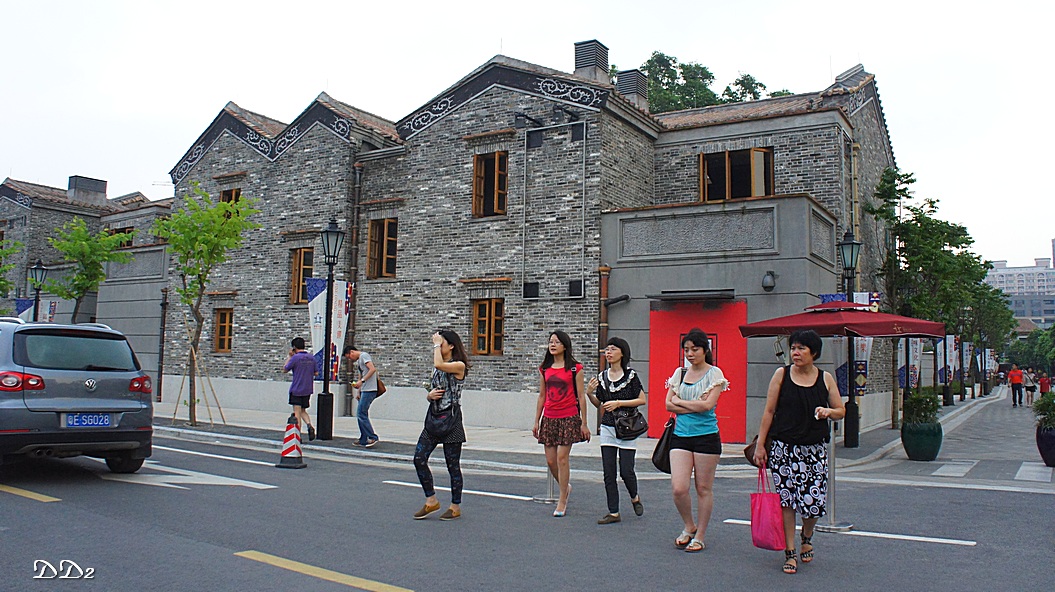 http://i.dcview.tw/gallery/201206/0d92674012024e878292001a6457c053.jpg