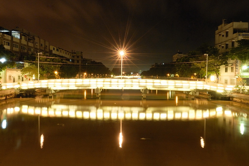 http://i.dcview.tw/gallery/201206/1dc2433f5aa6bf3a0017bd952aa4fe95.jpg